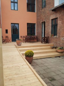 Holzbau - Holzterrasse individuell mit Rampe - behindertengerechter Zugang Holzbau - Holzterrasse individuell mit Rampe - behindertengerechter Zugang